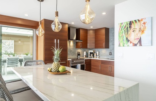Historic Lahaina Front Street Condominio | BRAND NEW REMODEL Rooftop Lahaina Oceanfront Penthouse with 360 degree views!