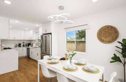 Riverview West Casa | Brand New Remodeled 4 Bedroom House by Disneyland