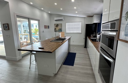 Sexton Cove Estates Casa | Brand New. Remodeled. Key Largo Home on Water
