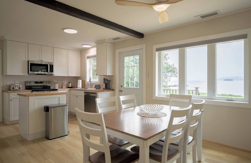 Merrill Cabina | Brand NEW Renovated Lakefront Cabin on Lake Chateaugay with Beach Access.