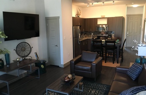 Waco Apartamento | Nueva residencia cerca del mercado de Baylor y Magnolia