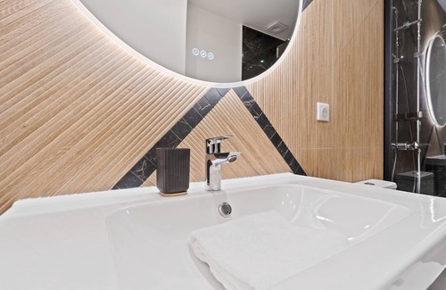 Hollerich Apartamento | Brand New Retreat in Belair ID224