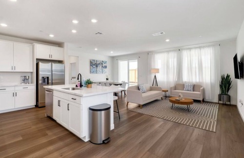 Elk Grove Casa | Brand New Single Story Modern 2024 Home
