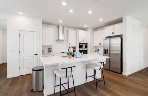Elk Grove Casa | Brand New Single Story Modern 2024 Home