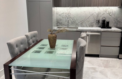 Cedarvale Casa | Brand new spacious apartment