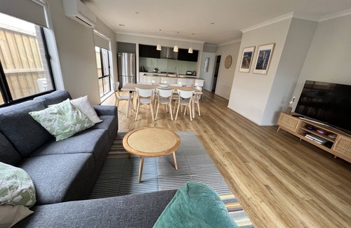 St Leonards Casa | Brand new, spacious family home in walking distance to beach.