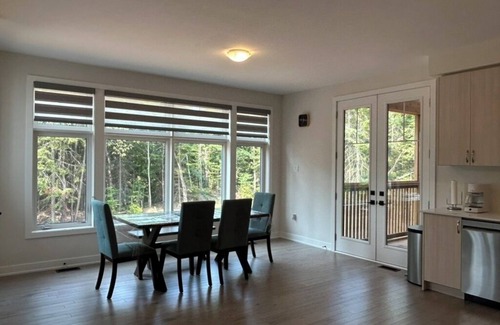 Dwight Casa | Brand New spacious & beautiful cottage in Northern Lights - Huntsville, Muskoka