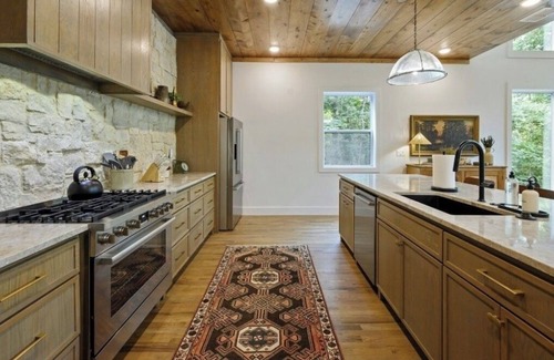 Broken Bow Casa | Brand New! Spacious Bougie Wooded Retreat with Heated Pool. Sleeps 22