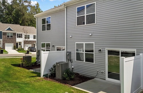 Durham Casa | Brand New spacious Home – 3BR-3BA Near Duke Hospital , NCCU, Downtown & RTP