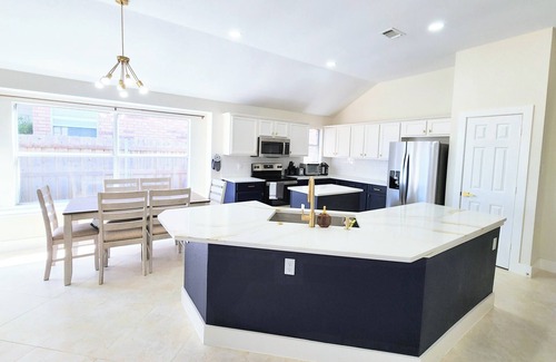 McKinney Casa | Brand New Spacious Serenity Getaway - King Bed!