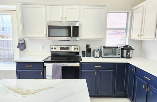 McKinney Casa | Brand New Spacious Serenity Getaway - King Bed!