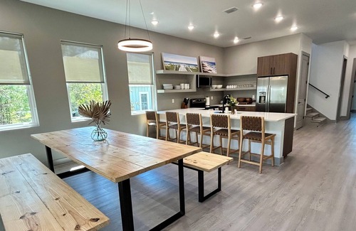 Carrabelle Casa | Brand NEW! Starry Night - Resort Pool, Dog Friendly!