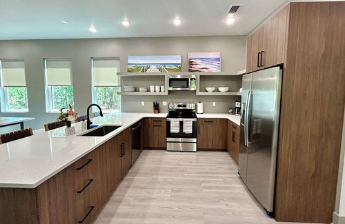 Carrabelle Casa | Brand NEW! Starry Night - Resort Pool, Dog Friendly!