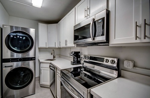 Greater Belhaven Apartamento | Brand new studio apartment - available for short or long term leases!