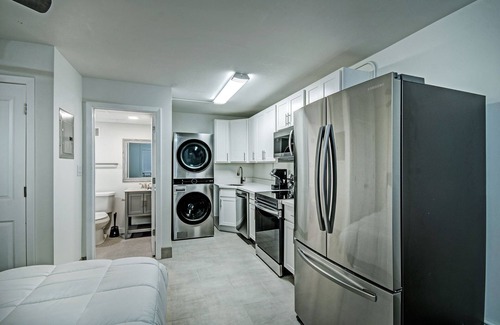 Greater Belhaven Apartamento | Brand new studio apartment - available for short or long term leases!