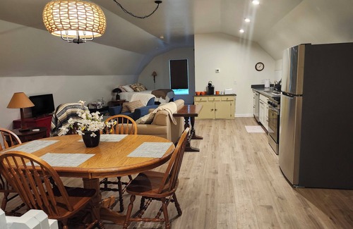 Wooster Apartamento | Brand new studio apartment with queen bed, queen pull out, WIFI and AC .