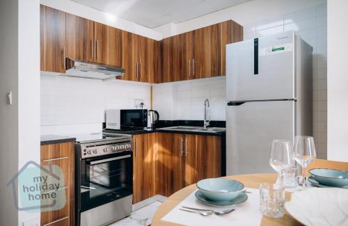 Al Hamra Village Apartamento | Brand New Studio Canal View