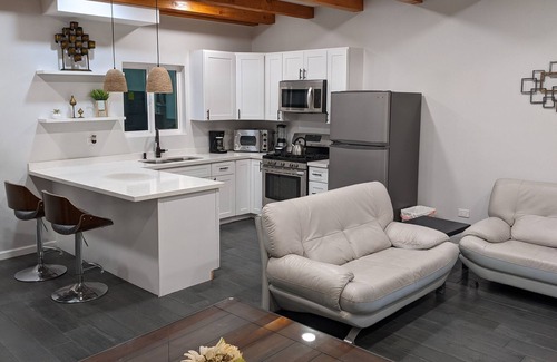 Ensenada Apartamento | Brand New Studio, Confortable, and gated parking, close to downtown.