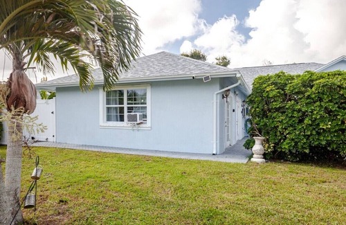 Florida Ridge Condominio | Brand new studio apartment, Graceland in sunshine city Florida
