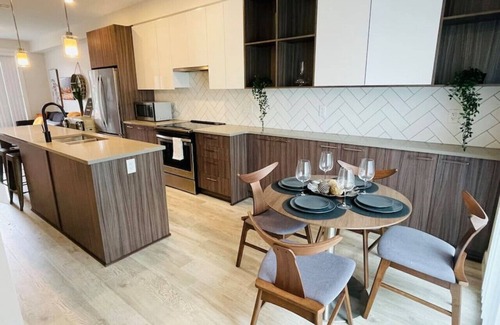 Mill Lake Casa | ?Brand New Stylish 2BTownhome+Garage Parking-for6?