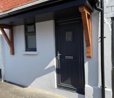 Riverside Casa | Brand New Stylish Converted Coach House in Cardiff
