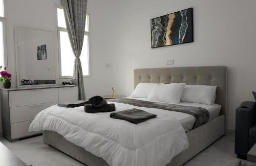 Khalifa City Apartamento | Brand new Stylish Studio Near to Yas & Airport