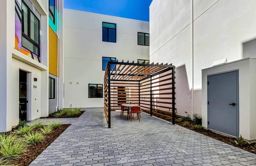 Ralph Bunche Apartamento | Brand New Stylish Studio Suite!