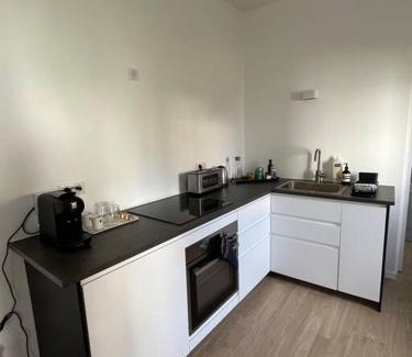 Saint-Cloud Apartamento | Brand new Tiny House w garden