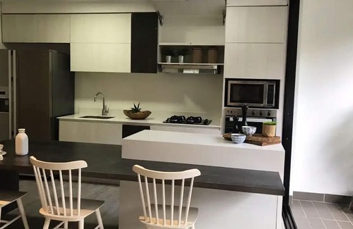 El Castillo Condominio | Brand New Top Floor Luxury Flat!