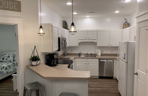 Manteo Condominio | A estrenar totalmente renovado Marina Front Condo en Pirates Cove.