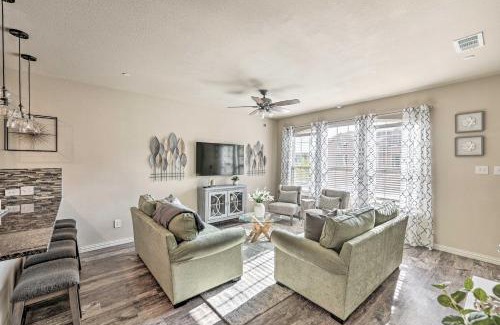 Denton Casa | Brand-New Townhome Near UNTandTWU and The Square!