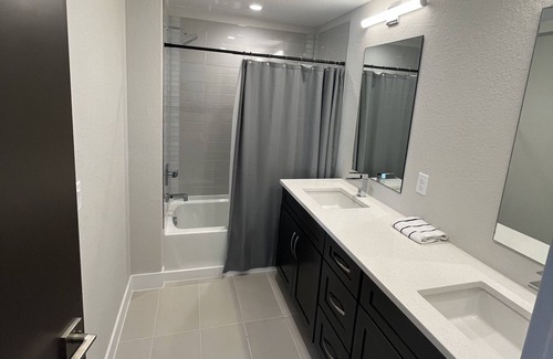 Barths Casa | Brand new townhouse, shared rental with owner, master room for rent.