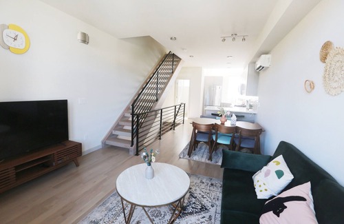 Fremont Casa | Brand New Townhouse w/Parking, Walk to the Zoo!