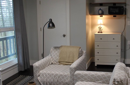 Red Bank Apartamento | Brand new traveling professional suite.