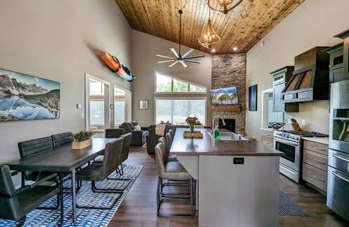 Slade Cabina | Brand New Ultra Luxury Villa near Red River Gorge / Natural bridge