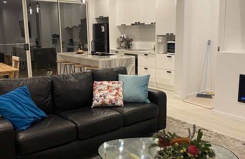 Ventnor Casa | Brand new upside down townhouse with ocean views