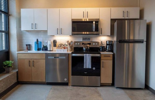 Martinsville Apartamento | Brand New Uptown 1BR Apartment: Safe, Walkable