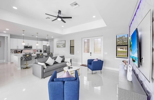 San Carlos Park Casa | Brand New Vacation Home