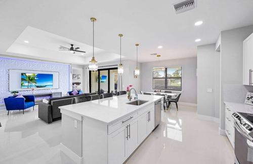 San Carlos Park Casa | Brand New Vacation Home