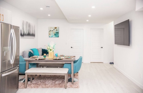 Southeast Calgary Casa | Brand new-very clean-aesthetically pleasing and comfortable 2-bedroom suite.