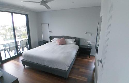 Malabar Casa | Brand NEW VIP Luxury 5/5 Star Beachside Escape