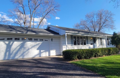 West Bloomington Casa | Brand New WATERFRONT Listing!