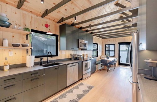 Spirit Lake Cabina | Brand New - Welcome to the Hygge House!