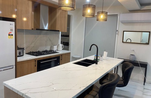 Melton South Casa | Brand new whole house filled with all amenities.