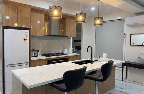 Melton South Casa | Brand new whole house filled with all amenities.