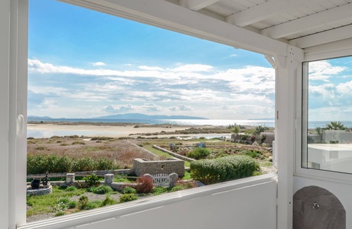 Mikri Vigla Villa | Brand newly built Villa -3 minutes walk distance from the beach!