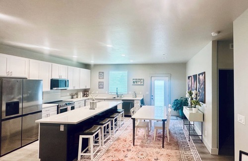 Kimberly Casa | Brand Spankin' New 4 bedroom home Sleeps 8 Pet friendly