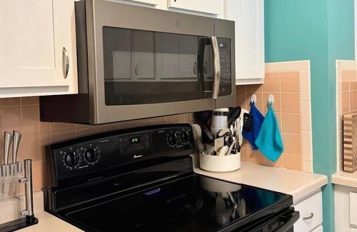 Arbor Vitae Casa | Brandy Bay Hideaway: Pet Friendly Retreat