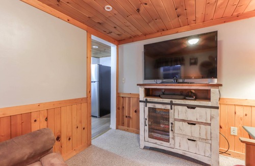 Arbor Vitae Cabina | Brandy Lk Cabin w Water Toys! In Town & On Snowmobile Trails