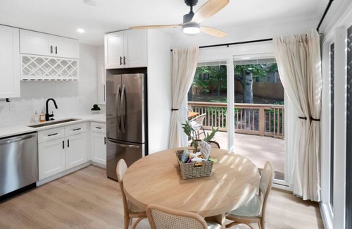 North Raleigh Casa | Brandyapple Retreat by Rather Be Properties